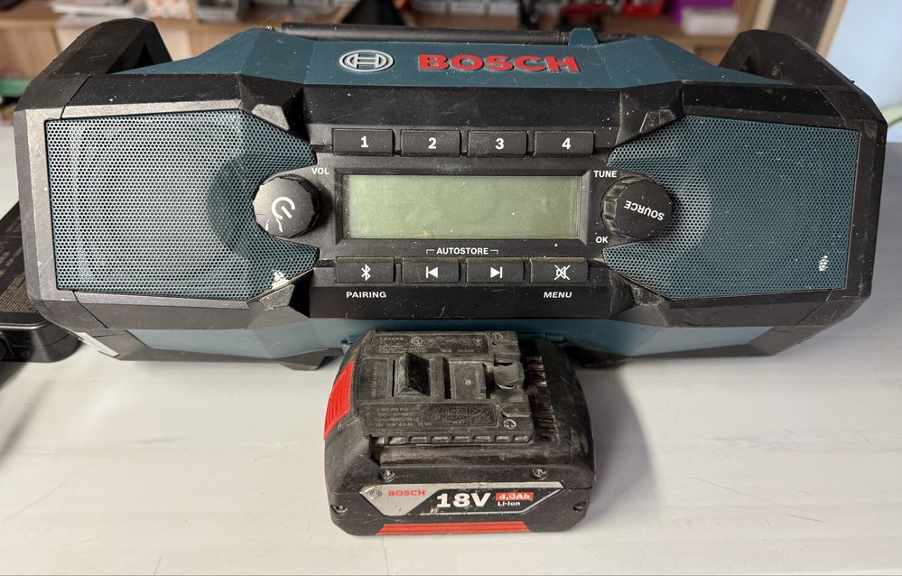 Radio budowlane Bosch Professional GPB 18V-2C+Aku 4Ah. Lombard Łódź.