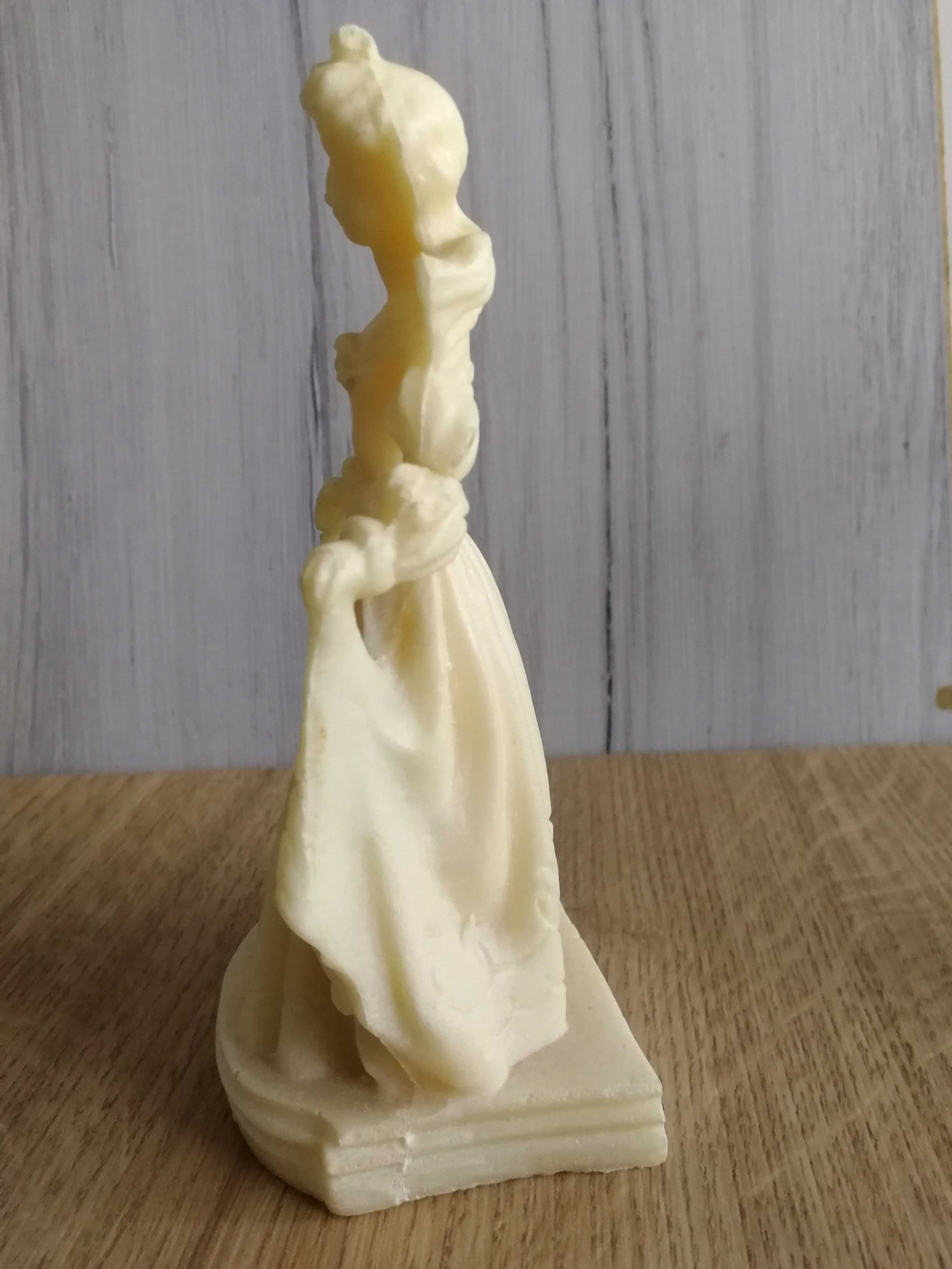 Figurka księżniczki w kolorze alabastrowym, 15 cm