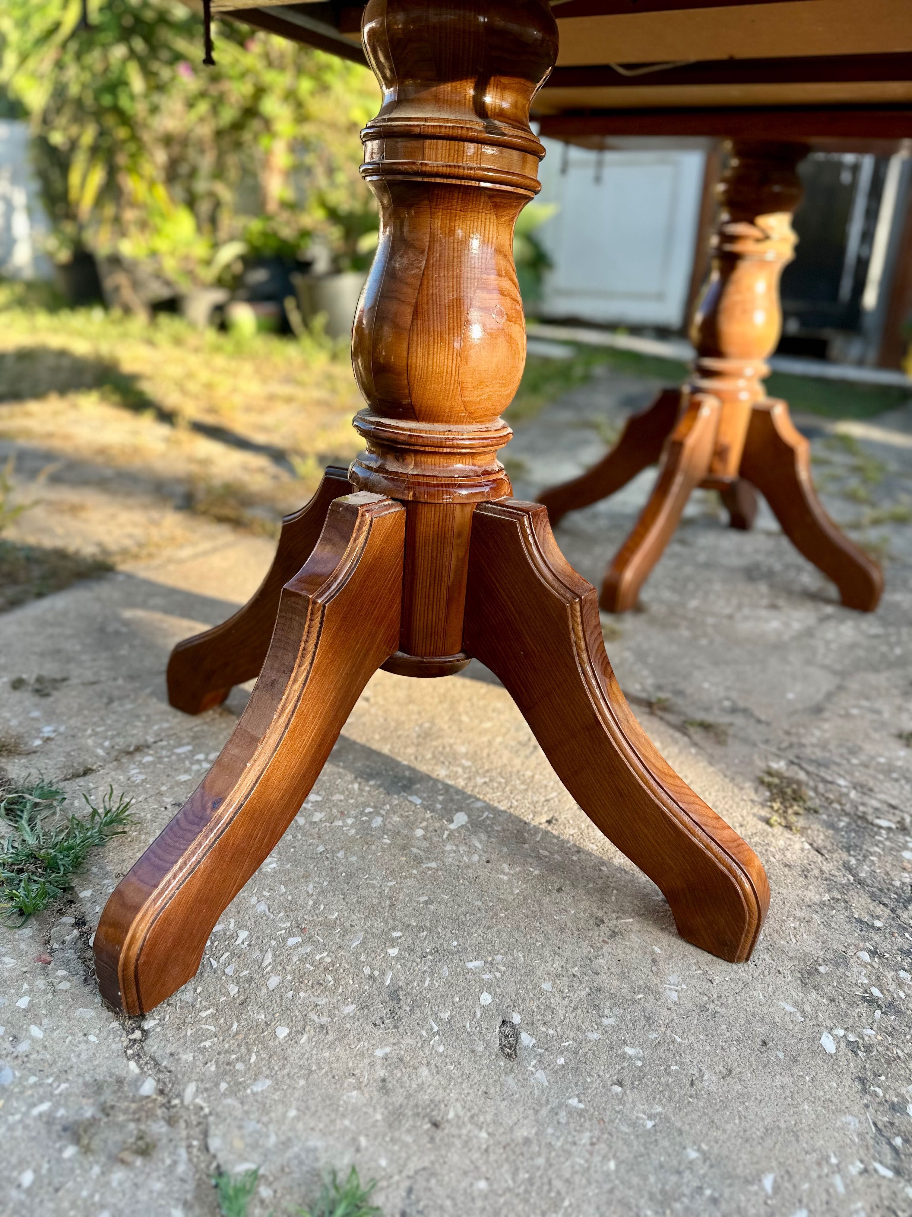 Mesa de Jantar Oval – Clássica e Elegante