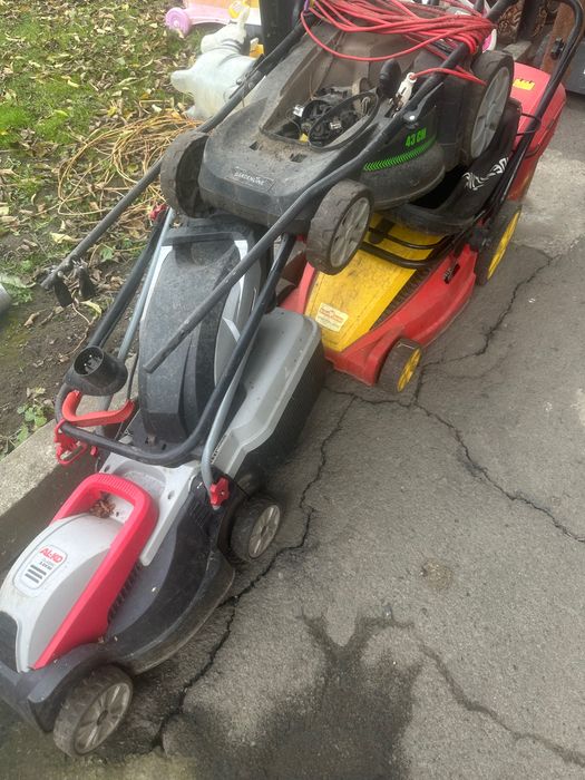 Газонокосарки ,не робочі,на запчастини!