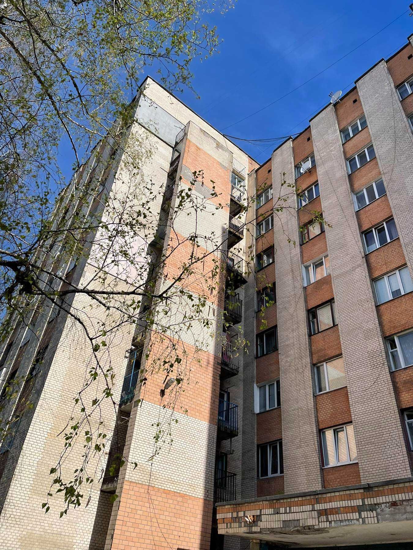 28671 продаж 2 кімнатної квартири Виставка, Проспект Миру