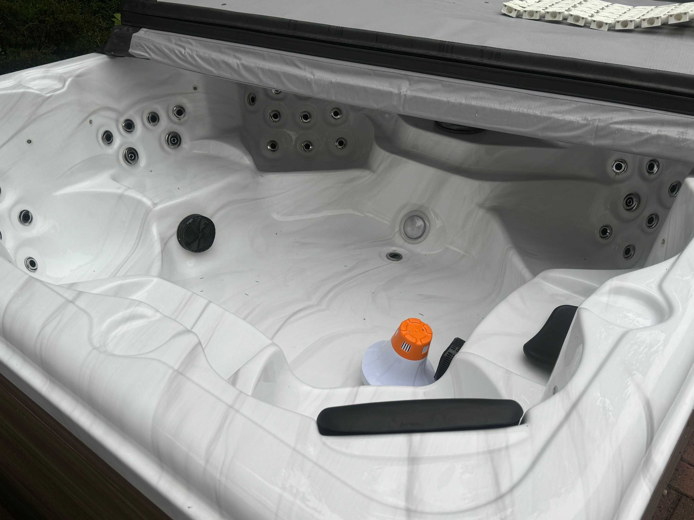 Jacuzzi z hydromasażem WS-299D