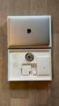 MacBook Pro 2017, 13 cali, pudełko, ładowarka