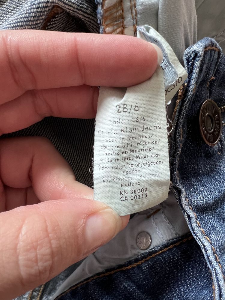 Krotkie spodenki Calvin Klein Jeans 6 36 S