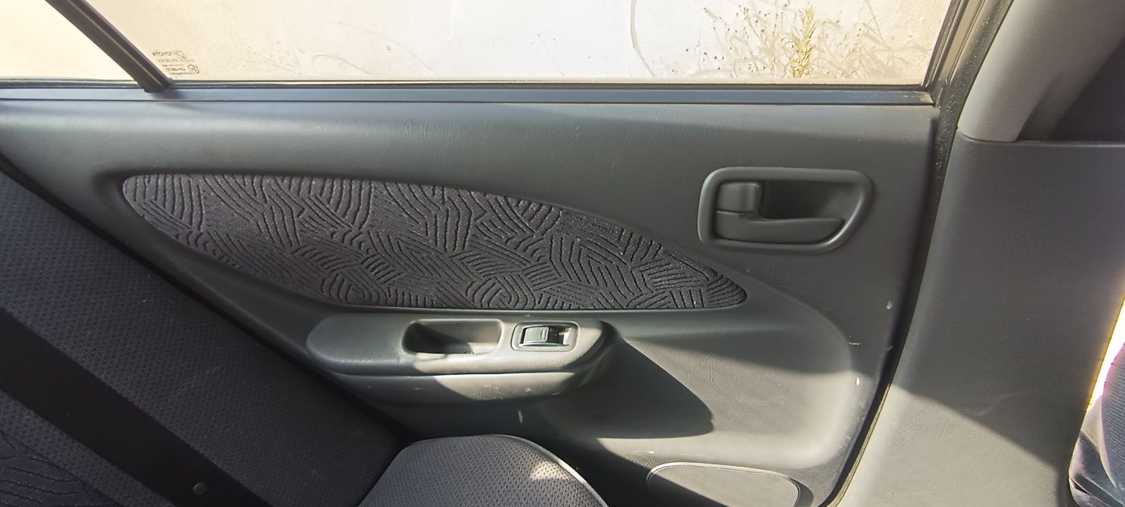 Toyota Avansis 1998