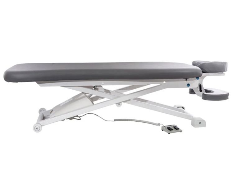 Масажний стіл (кушетка) з регуляцією висоти шкіряний