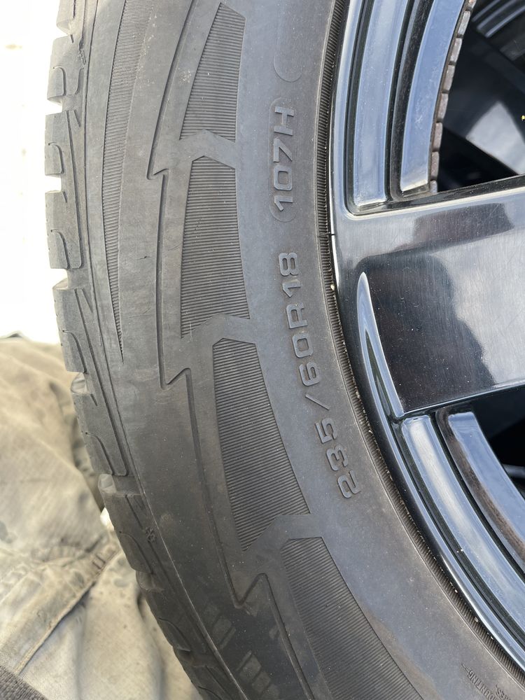 18” 235 60 zima Goodyear