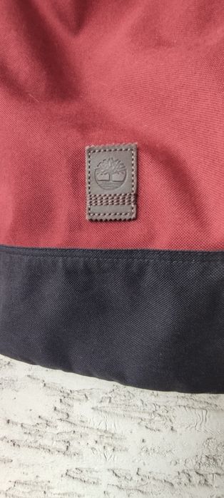 Plecak z sztywnego materiału