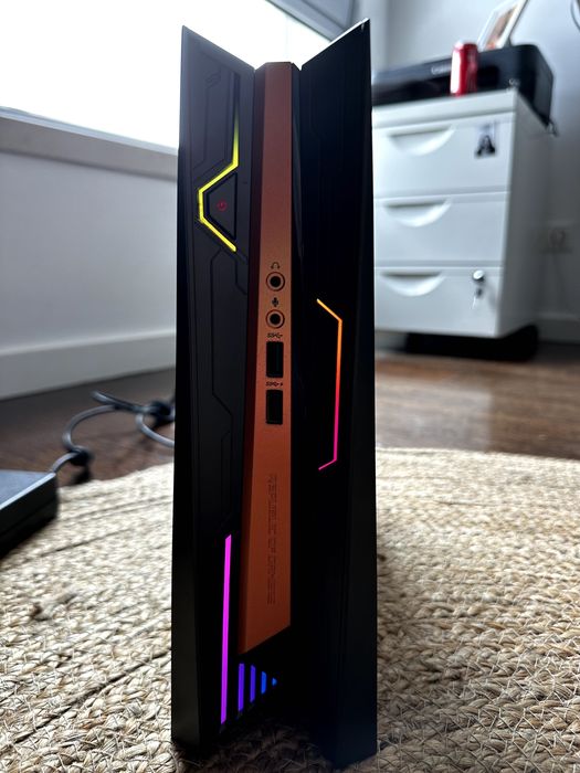 Desktop Gaming ASUS ROG GR8II-T022Z Negociável