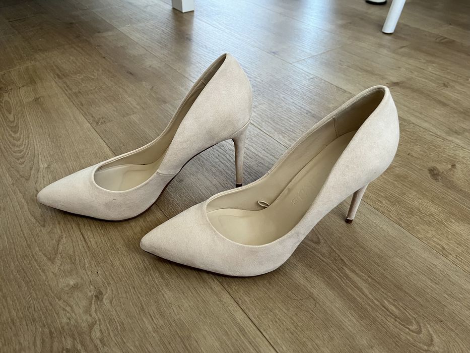 Sapatos salto-alto bege Bershka - 39