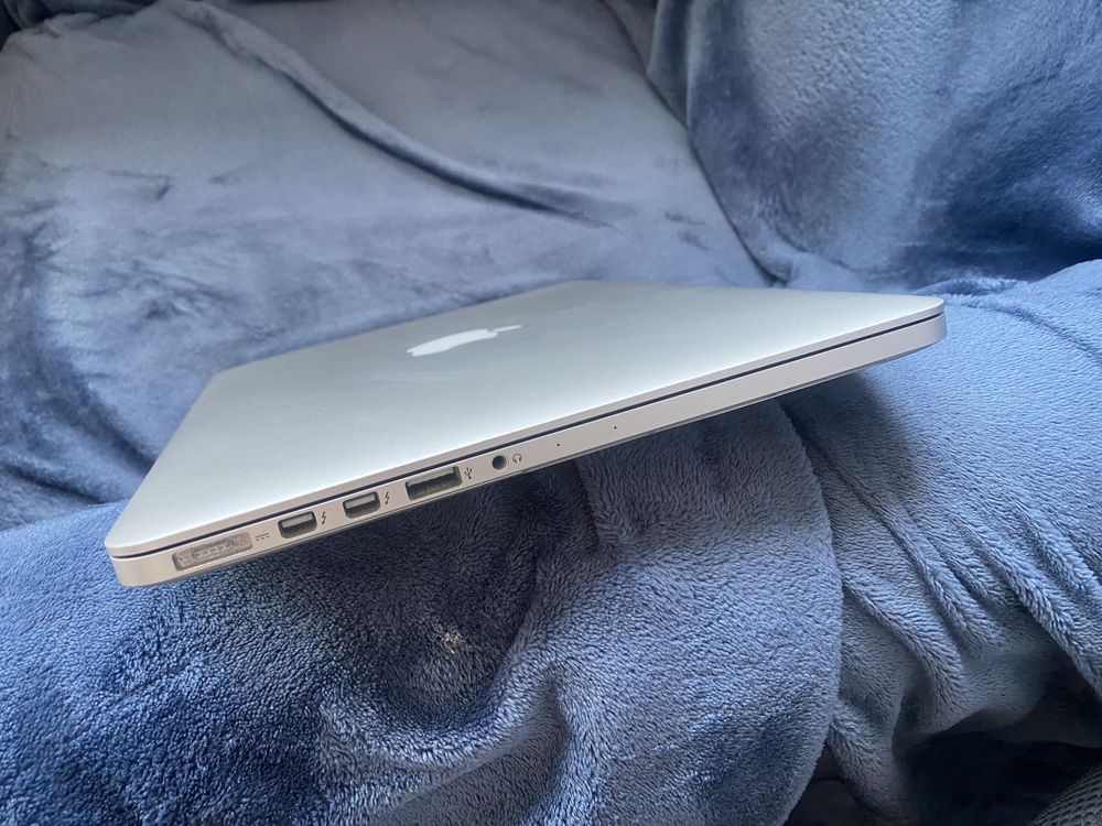 Macbook pro состояние отличное