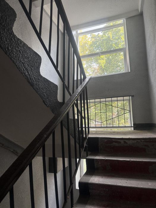 Є-відновлення!Продам гостинку  метро Индустриальная