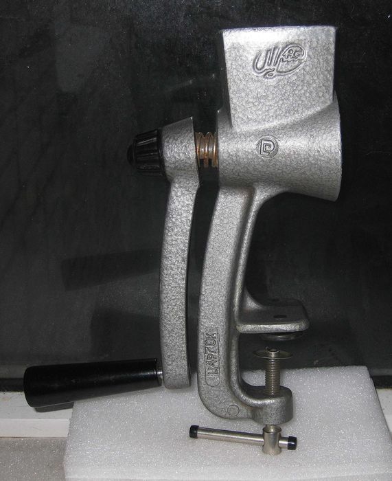 Мрия. Кофемолка ручная, мельница, млинок СССР.