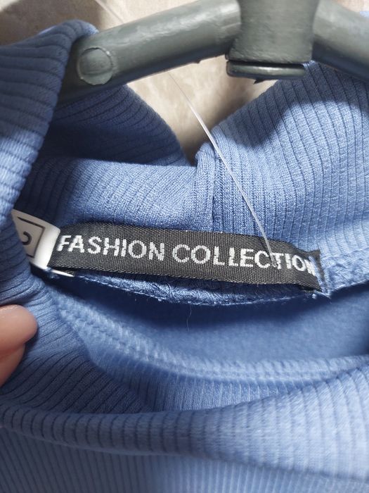 Сукня в рубчик з розрізом на флісі