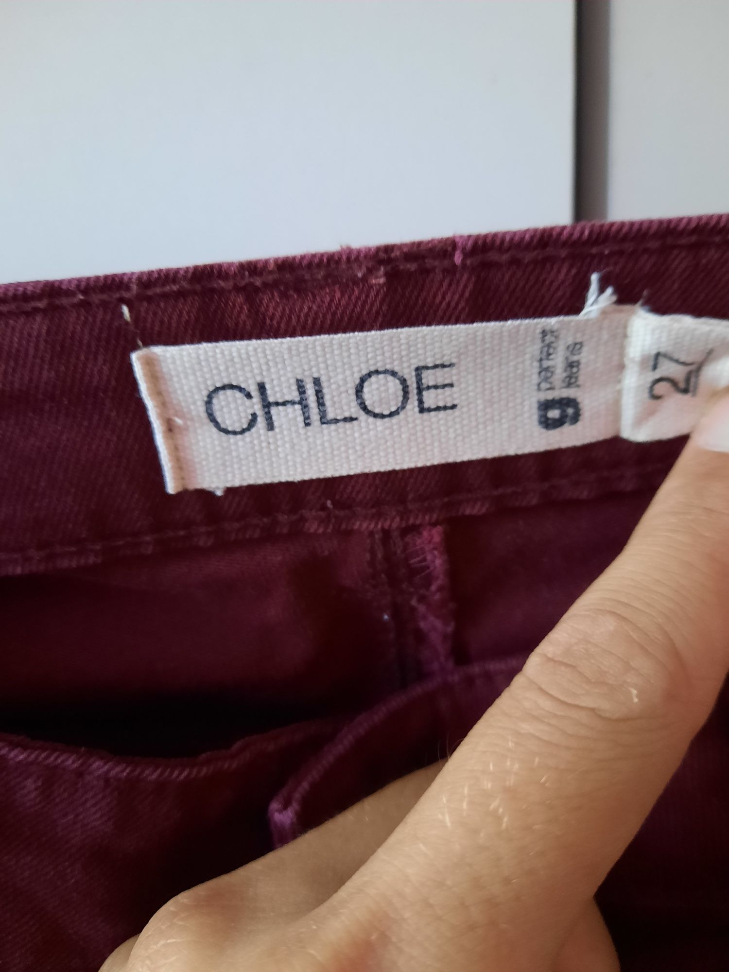 Burgundowe spodnie jeansowe Chloe