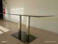 Mesa de sala de jantar em vidro