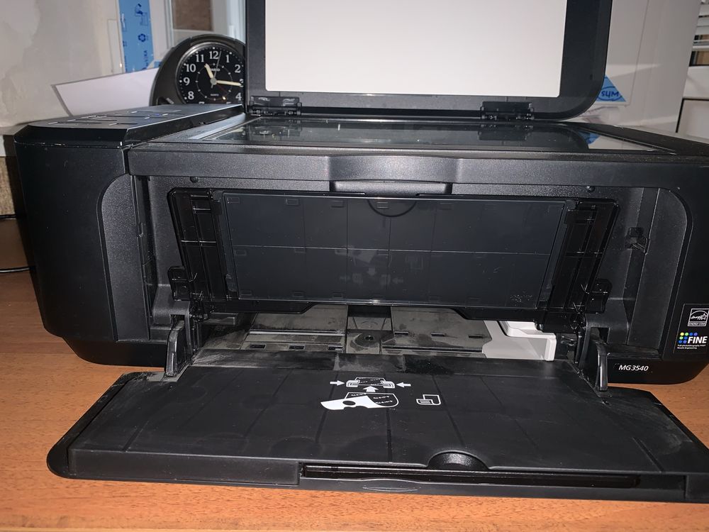 Продам многофункциональное устройство  Canon MG3540