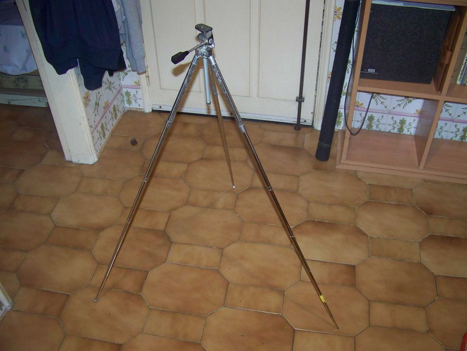 tripé antigo para câmara fotografar (com danos)