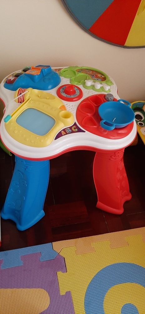 Vendo mesa de actividades Chicco