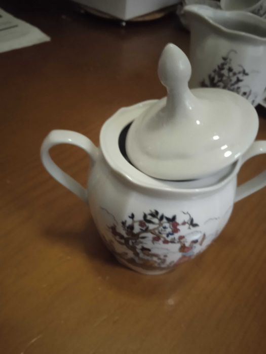 Serviço de chá com motivos orientais