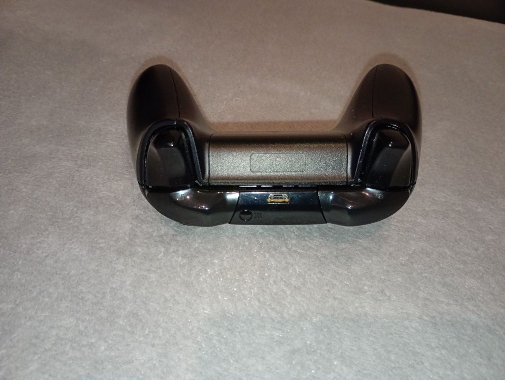 Pad Microsoft Xbox Series czarny