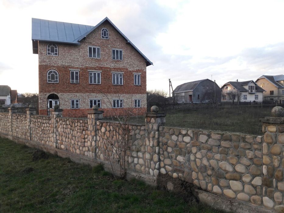 3-х поверховий будинок в м.Тлумач