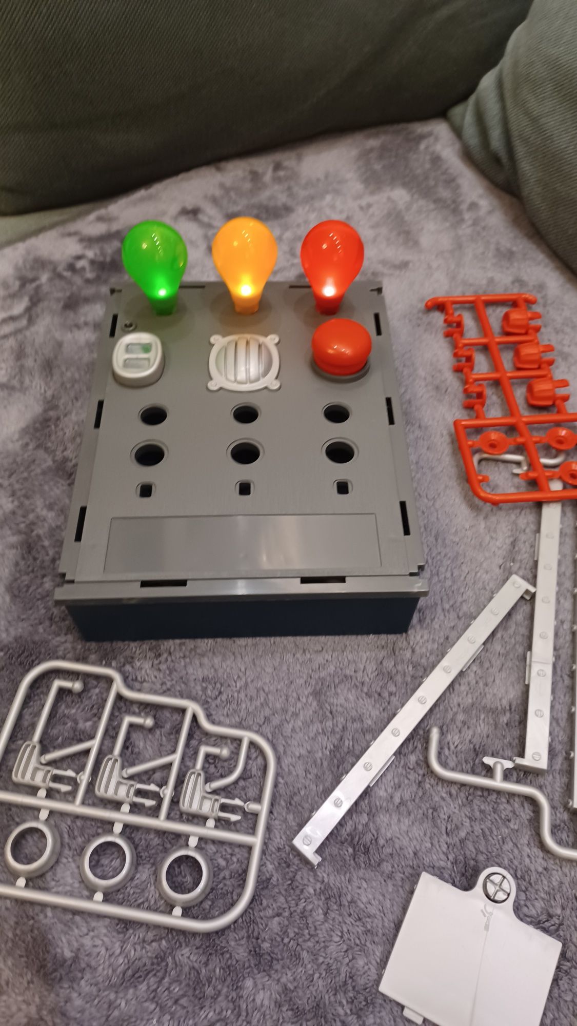 IMC TOYS Gra planszowa Wykrywacz klamstw wersja  włoska