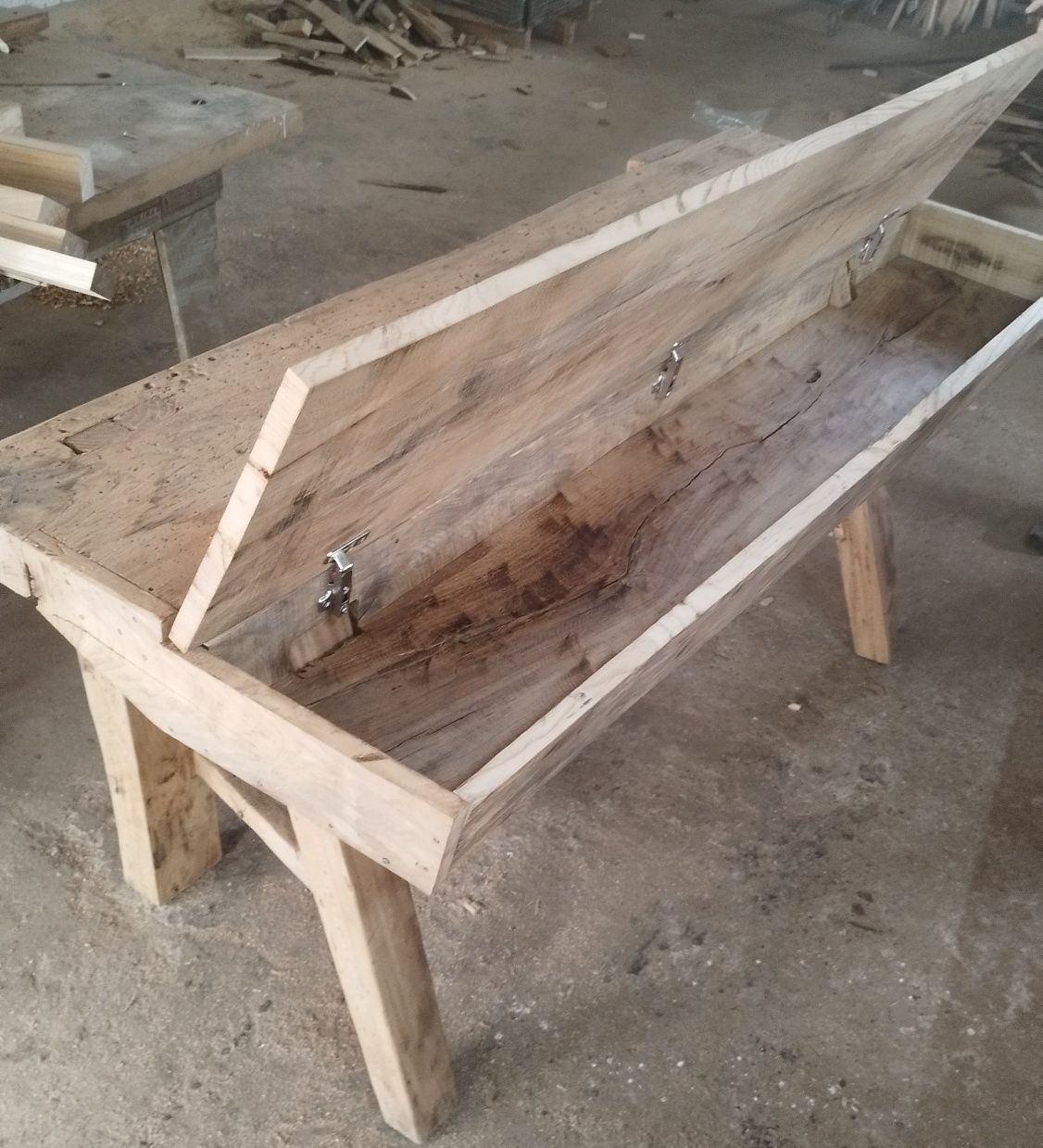 Mesa de carpinteiro maciça