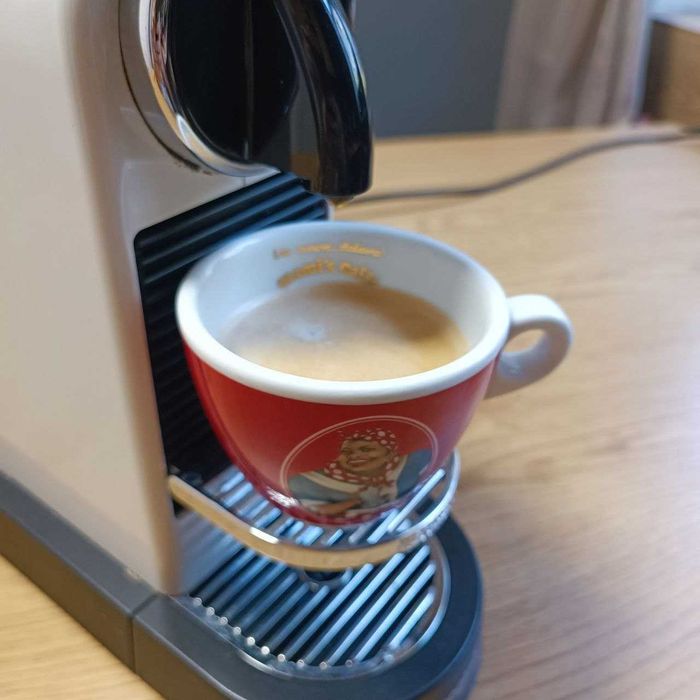 Капсульная кофеварка Nespresso Сitiz Magimix!
