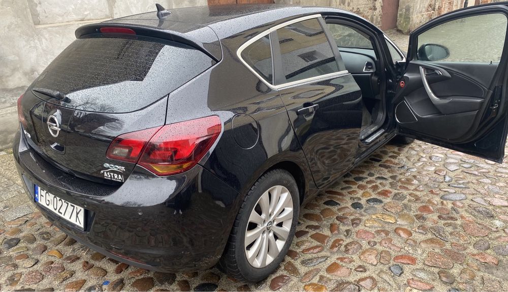 OPEL ASTRA J 1.3cdti 2010/ COSMO