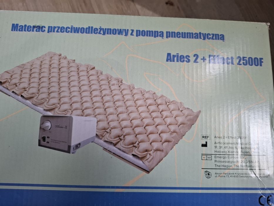 Materac przeciwodleżynowy samopompujący nowy.