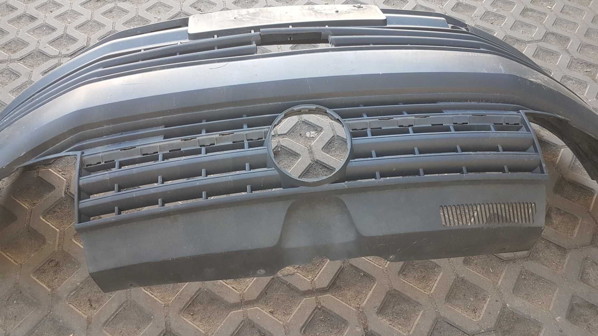 Zderzak przedni VW transporter T6