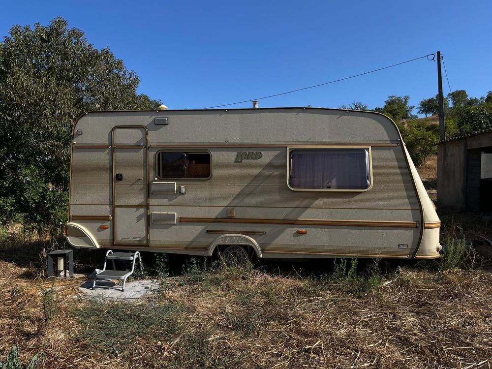 Vendo Caravana em bom estado. LEIA A LEGENDA