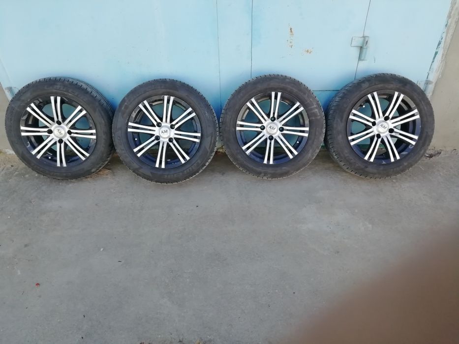 Продам шини 2024 року