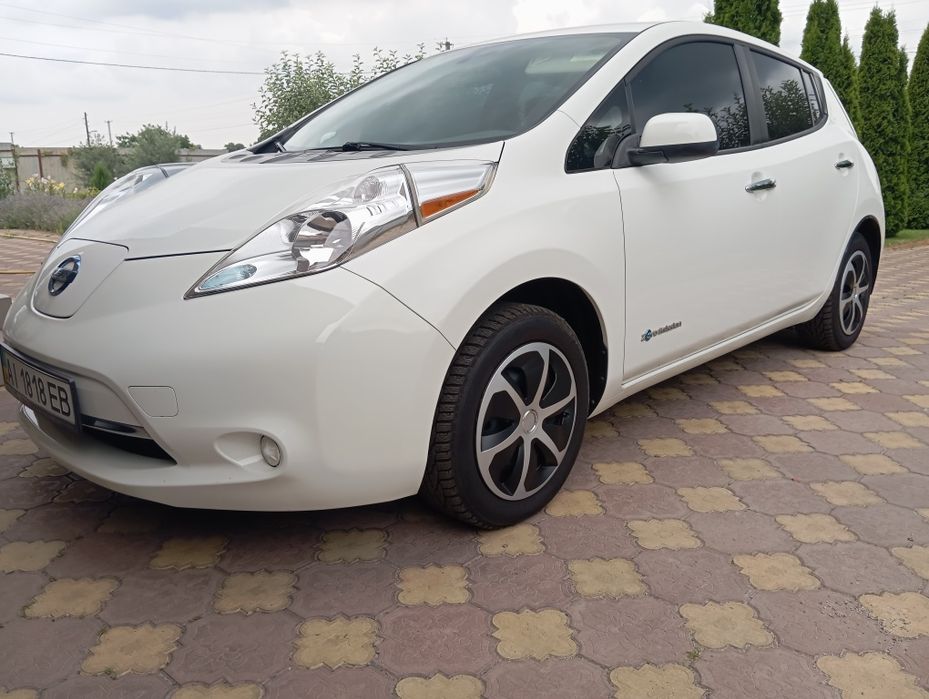 Продам Nissan Leaf