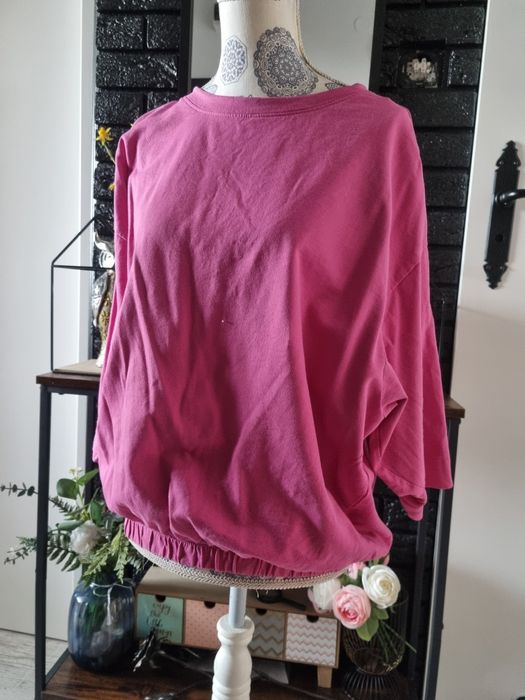 Bluzka bomberka RESERVED  rozm M 
Zakrywam wszelkie mankamenty figury