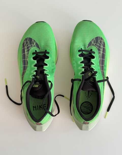 Nike Zoom Fly 5 Tamanho 43 – Como Novos (Estado Impecável)