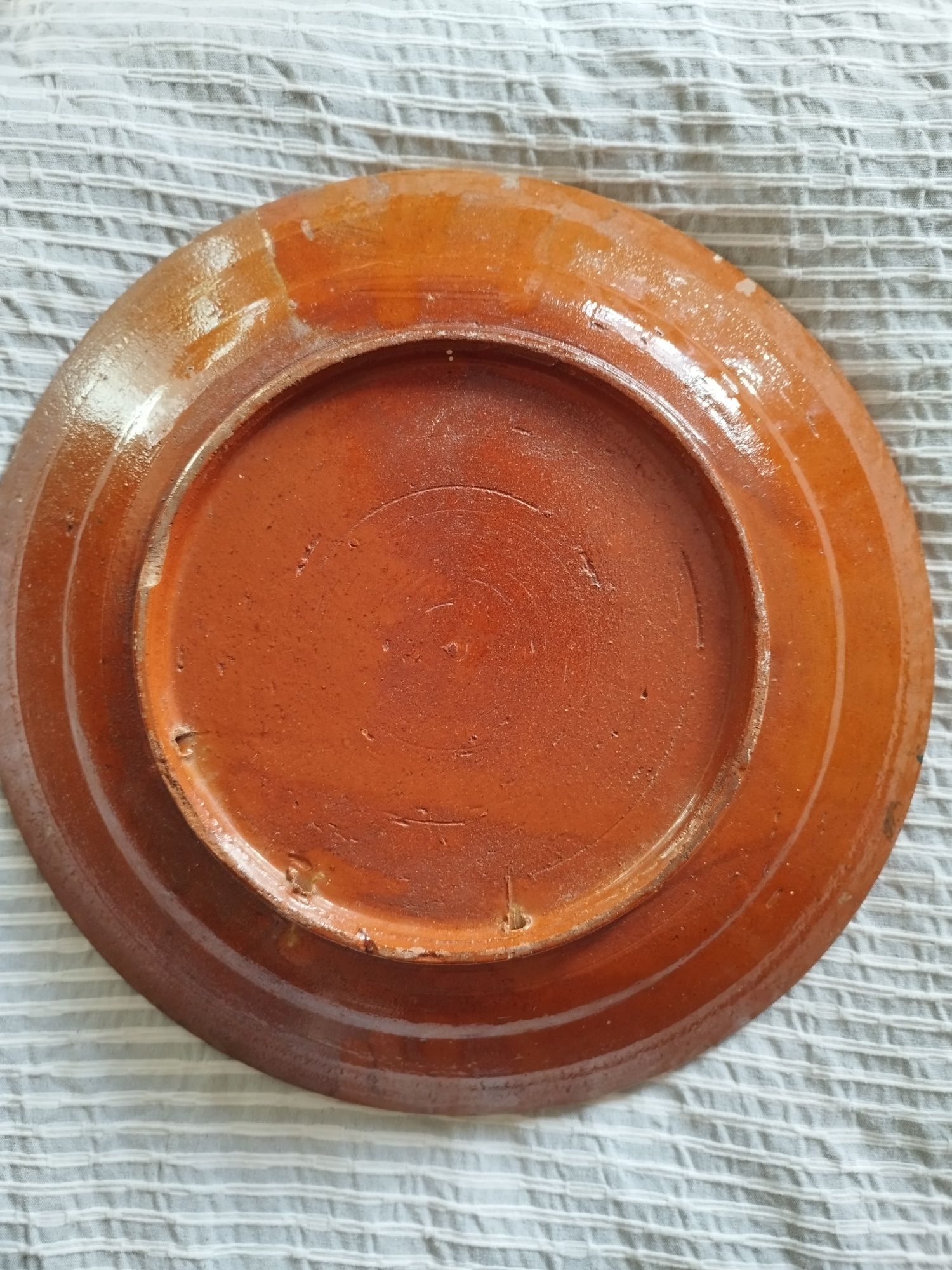 Prato falante de barro antigo (35 cm)