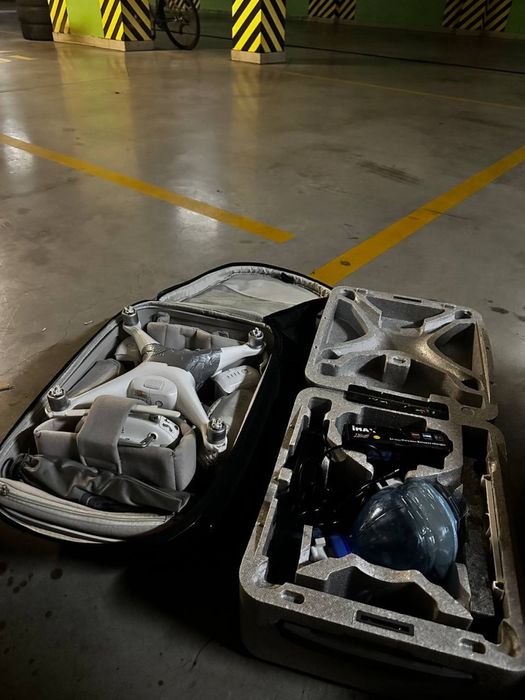 DJI Phantom 4 + комплекти