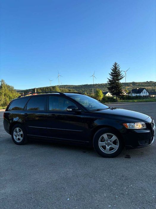Продам Volvo v50 2009рік 1.6d 110 к.с.
