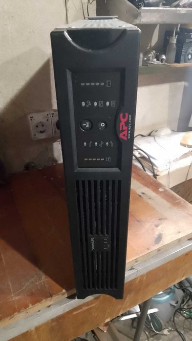 UPS ИБП Инвертор APC SUA1000RMI2U 1000VA Чистая синусоида