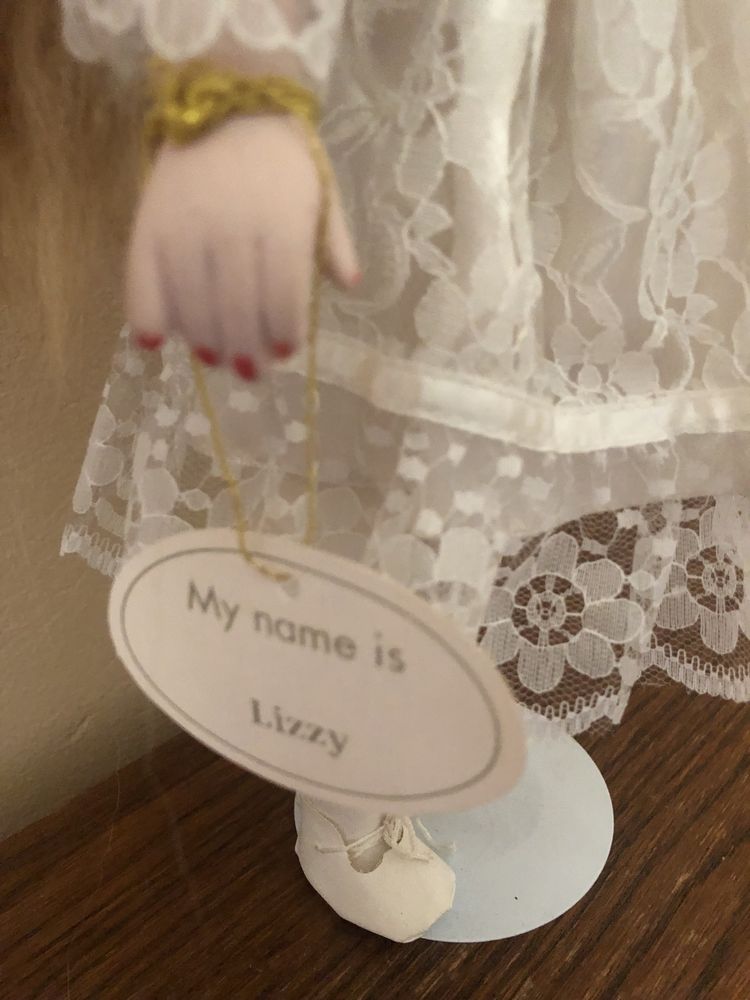 Lalka porcelanowa Leonardo Collectors Lizzy