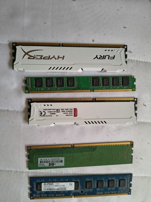 DDR 3. 3x2 GB i 2 razy po 4gb
