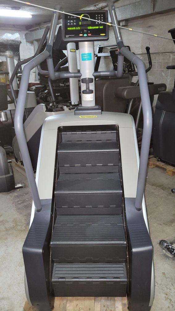 Сходи степер Technogym Climb Excite 1000 LED з гарантією