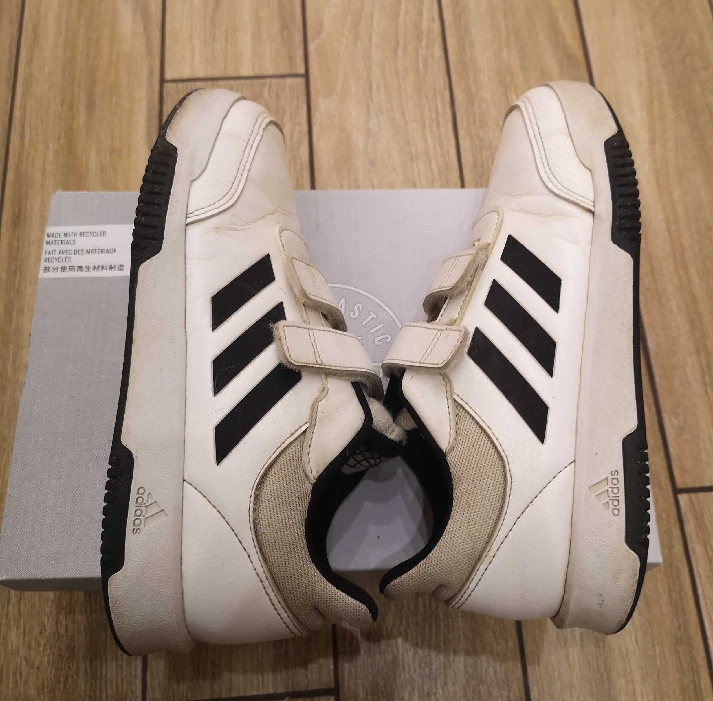 Adidas buty w rozmiarze 35.