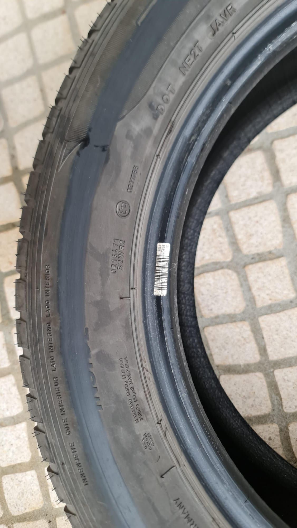 Pneus Goodyear 255 55r 18 Par Semi-Novos Com Rodagem 5000 km. 90€.