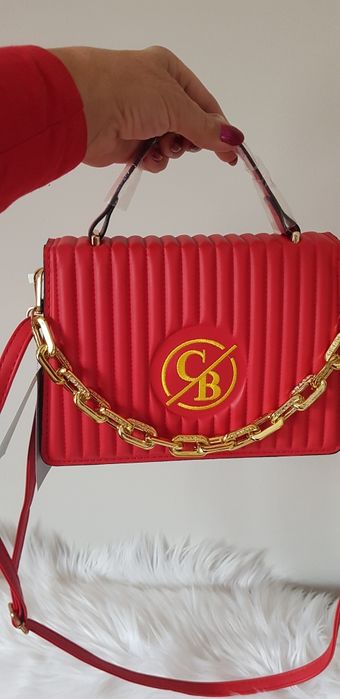 Elegancka czerwona na ramię i do ręki ozdobny łańcuszek