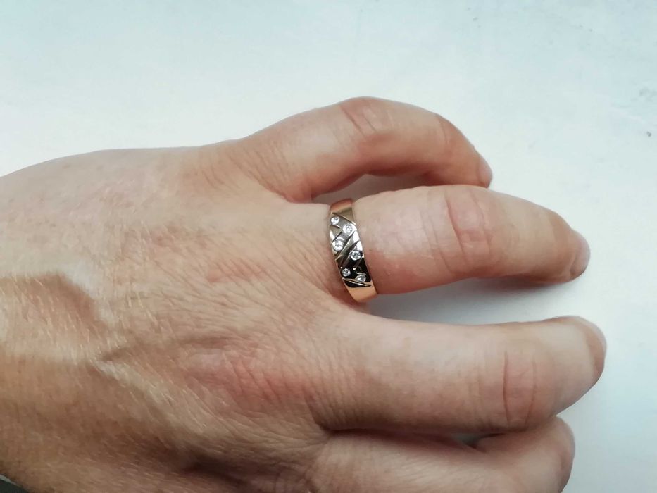 Pierścionek z brylantami w złocie 14 K