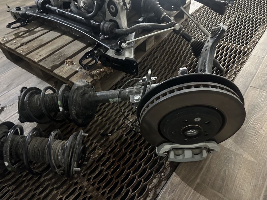 Цапфа ричаг поворотний кулак пружина супорт взборі Toyota BZ4X