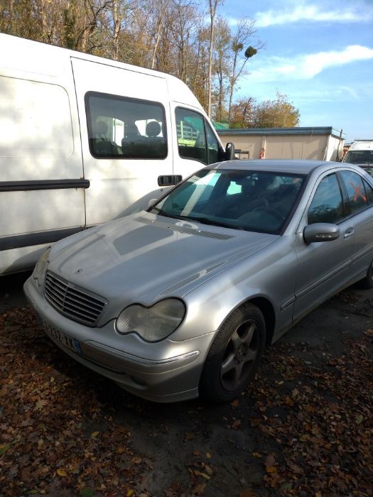 Mercedes-Benz C 200 2.2CDI (W203) para peças.